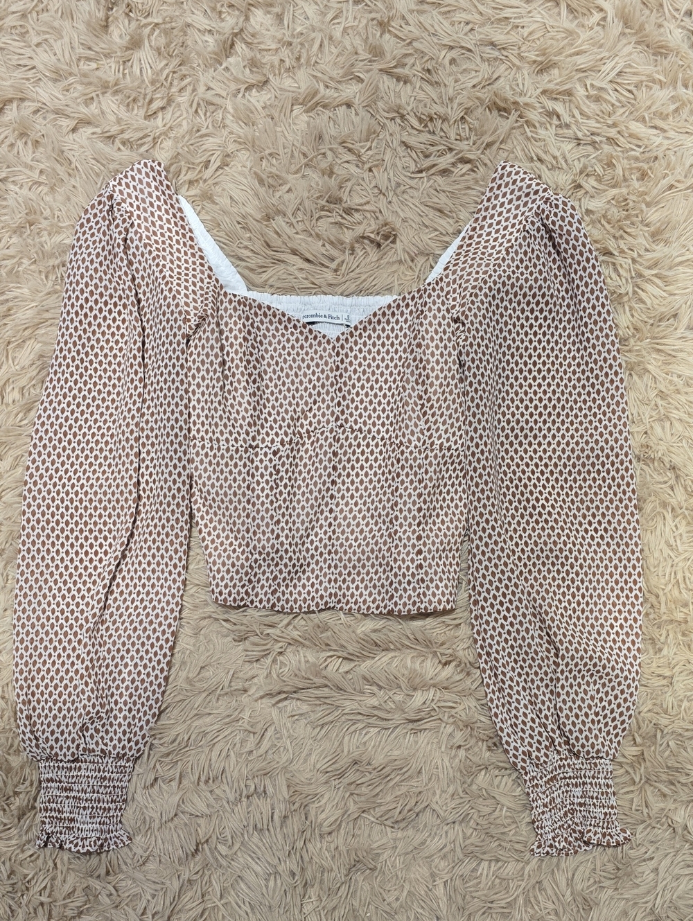 A&F Tan & White Geometric Puff-Sleeve Cropped Blouse